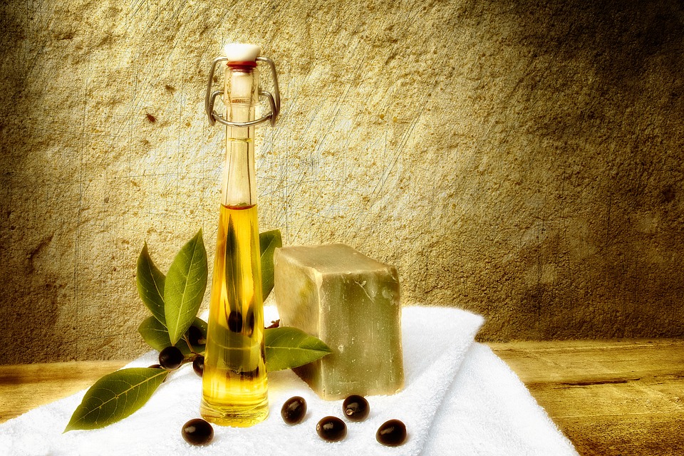 Get Treated With Tea Tree Oil