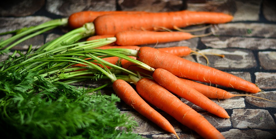 Type 2 diabetes: Carrots and apples have a low GI of less than 10