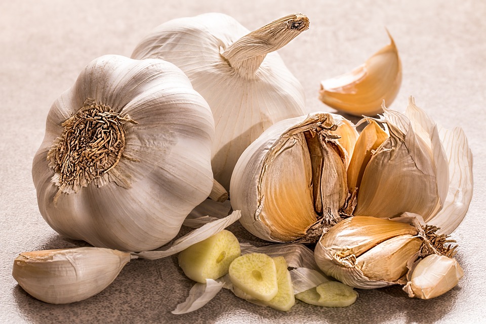 Home Remedies for Hair Breakage Garlic
