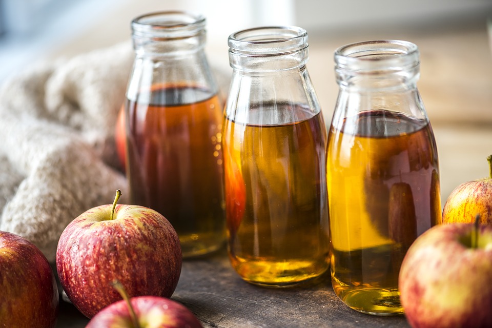 Apple Cider Vinegar With Essential Oils Spray
