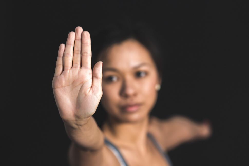 5 Basic Safety and Self Defense Hacks for Women