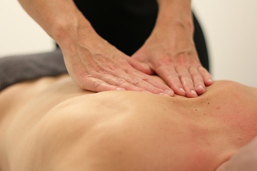 Here’s How A Deep Tissue Massage Heals!