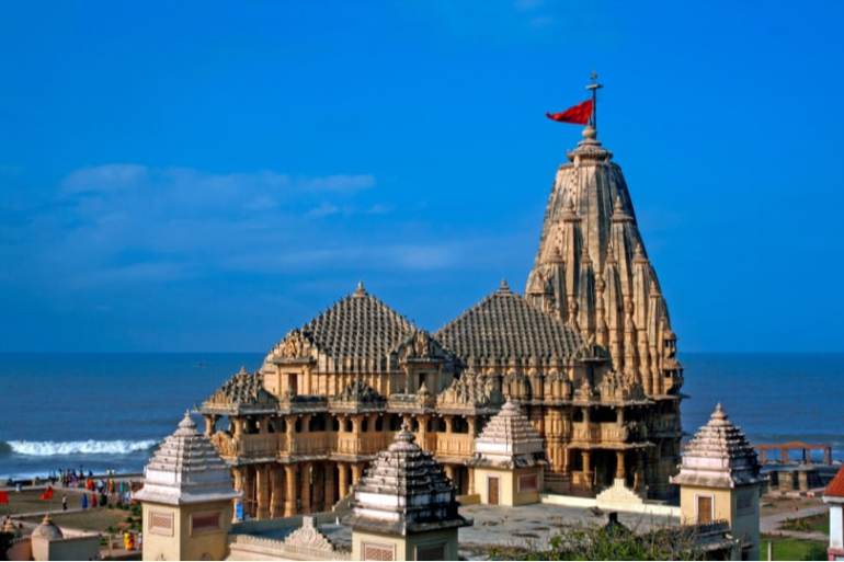 How to reach Somnath temple