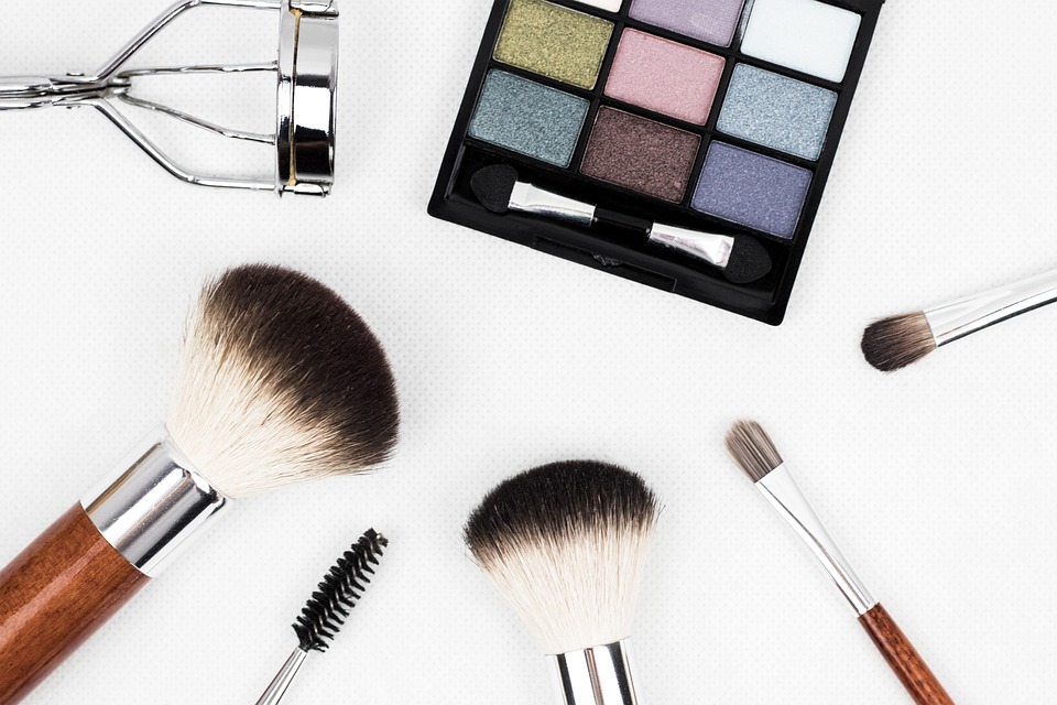 6 Healthy Makeup Habits You Should Adopt